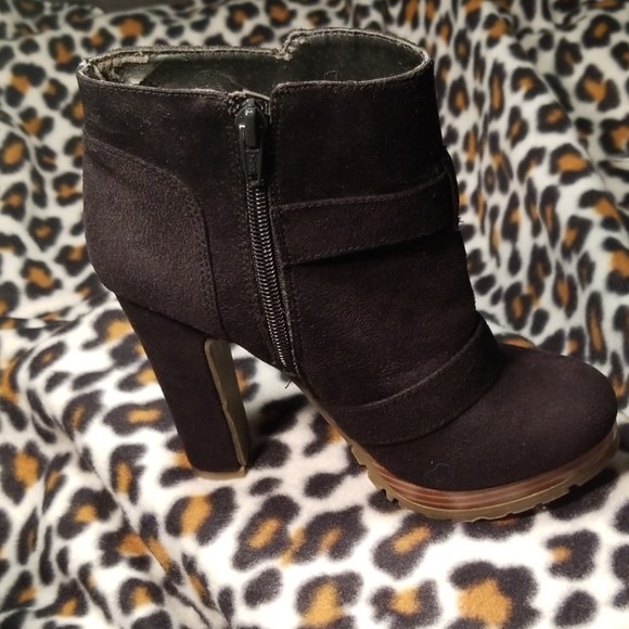 Mossimo " Black Ankle " Double Buckle Boots - Picture 4 of 6